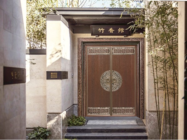 佛山銅門廠家愛(ài)唯銅藝專注于家裝別墅銅門